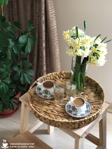 kahve ve çiçek