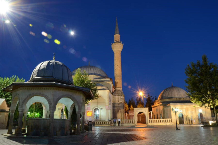 Veysel Karani türbesi