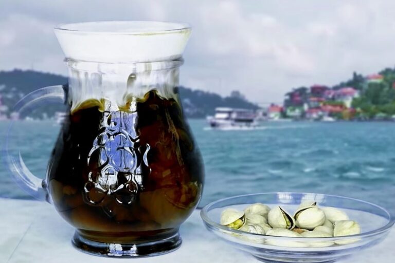 Kahve ve sut sütlü kahve