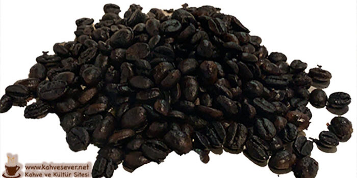 çok kavrulmuş kahve çekirdekleri